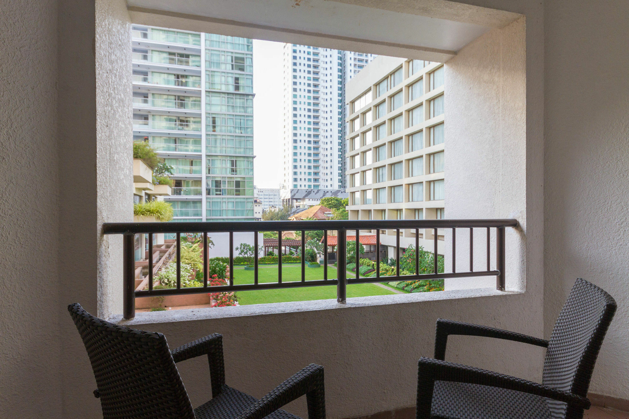 Crescat Residencies Apartment Коломбо Екстериор снимка