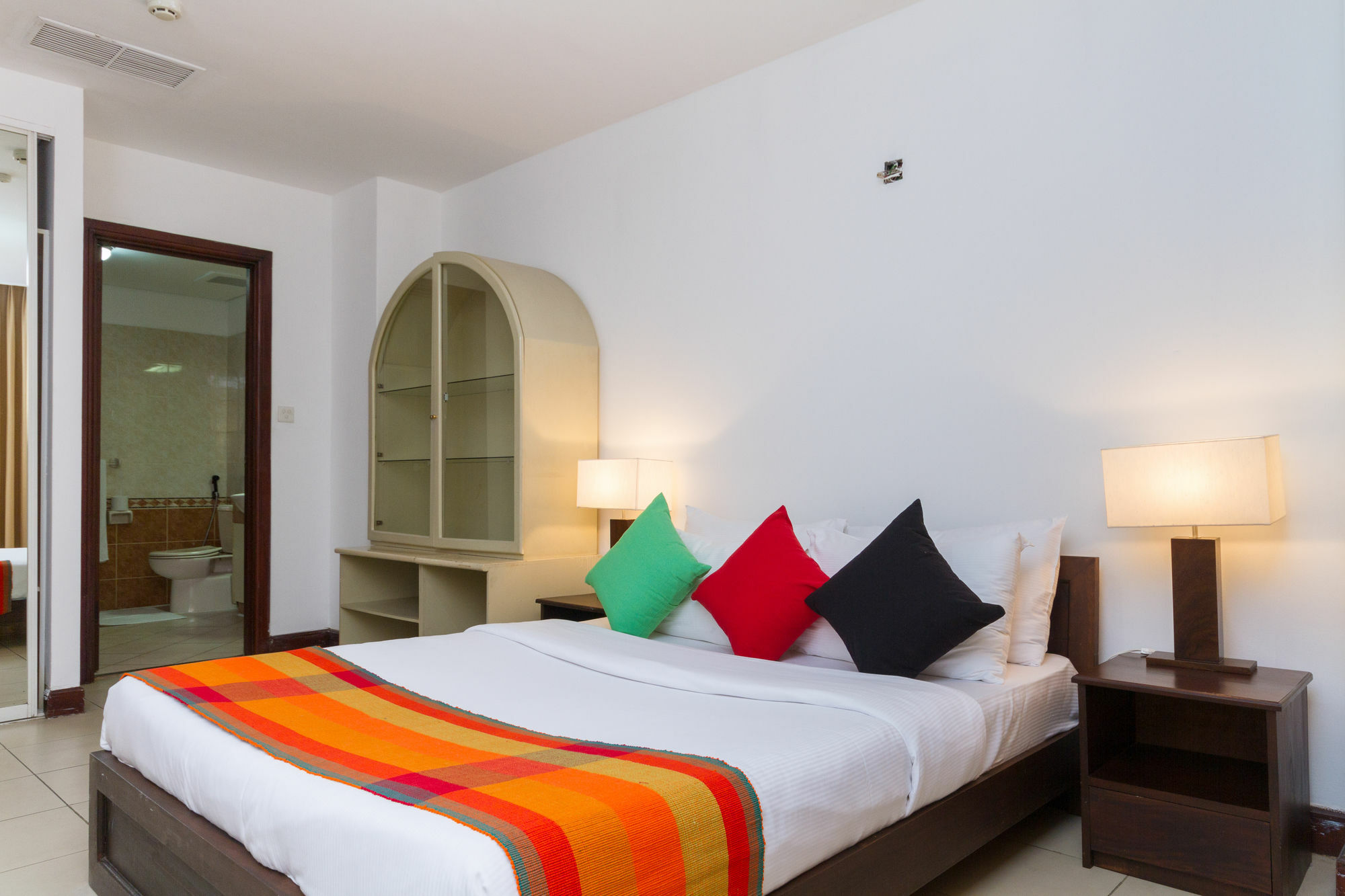 Crescat Residencies Apartment Коломбо Екстериор снимка