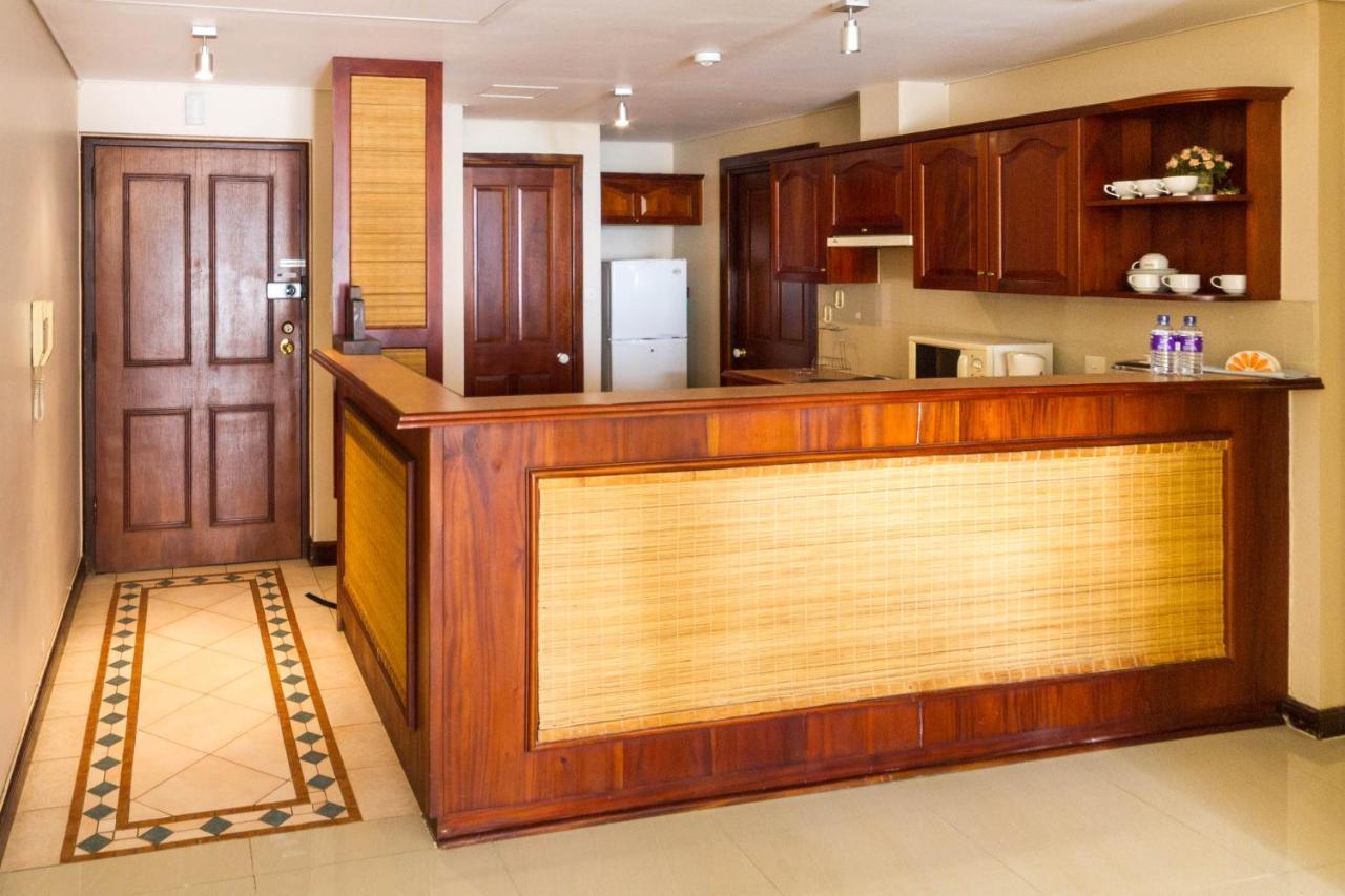 Crescat Residencies Apartment Коломбо Екстериор снимка