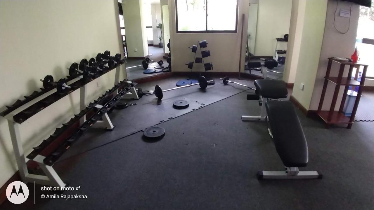 Crescat Residencies Apartment Коломбо Екстериор снимка